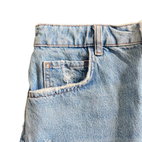 Zara Women's Destroyed Denim Short Cut Off Frayed Hem Hi-Rise Light Wash Size 8 - Picture 7 of 12